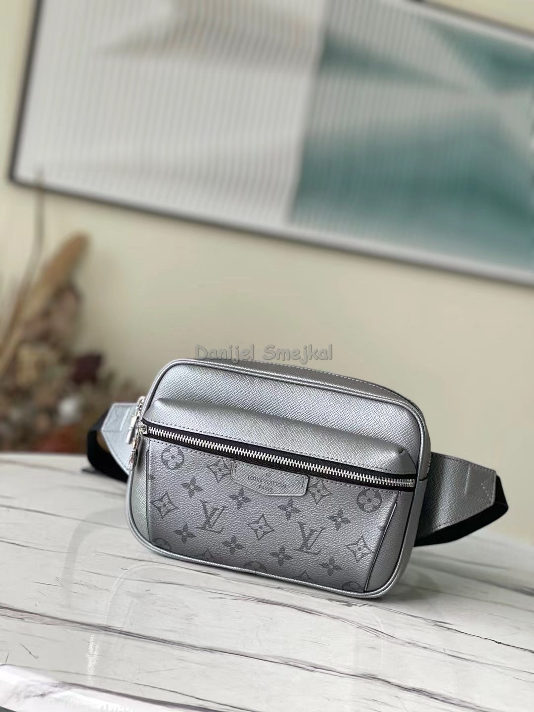 Louis Vuitton M30245 Outdoor Bumbag Monogram Eclipse Taiga Grey 21cm