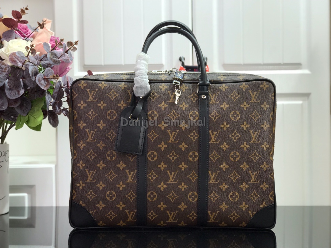 Louis Vuitton M40226 Monogram Porte Documents Voyage Business Bag 