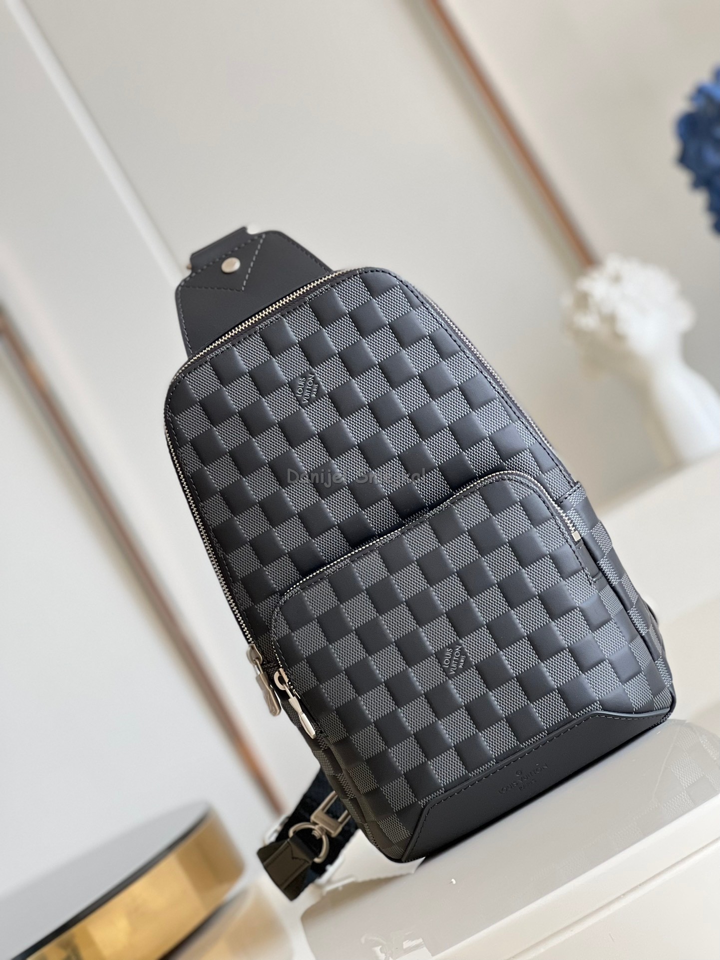 Louis Vuitton M41720 Avenue Slingbag NM Damier Graphite Canvas 20cm