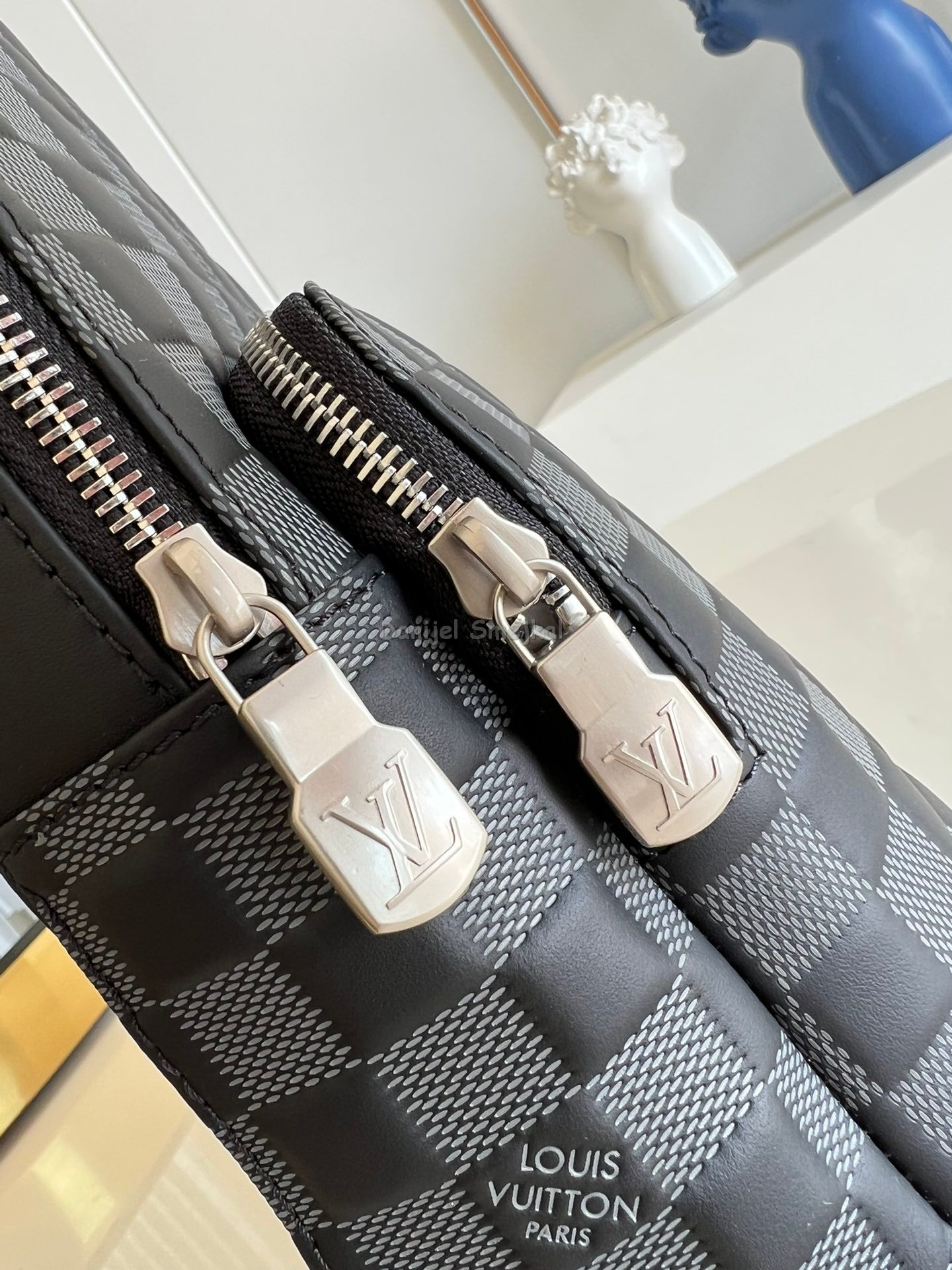 Louis Vuitton M41720 Avenue Slingbag NM Damier Graphite Canvas 20cm