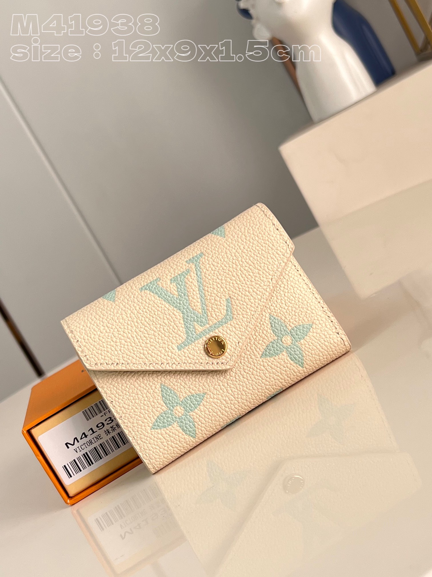 Louis Vuitton M41938 Victorine Wallet Monogram Canvas 