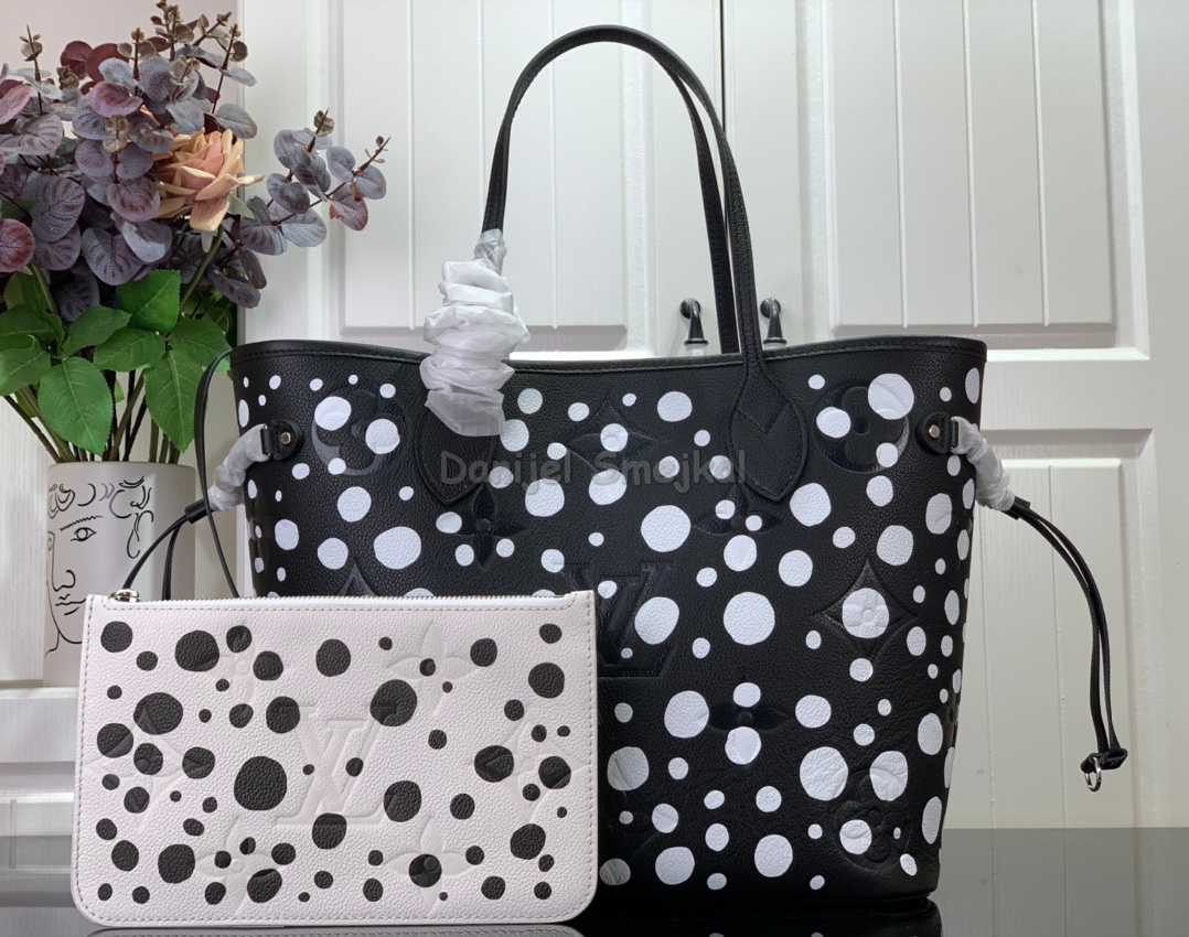 Louis Vuitton M46390  x Yayoi Kusama Neverfull MM BlackWhite 31cm