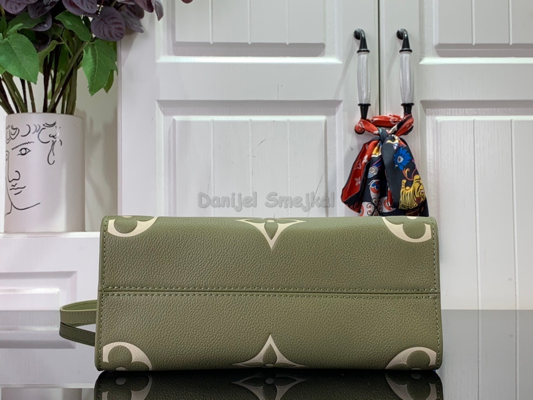 Louis Vuitton M46647 OnTheGo PM Bicolor Monogram Empreinte Leather 25cm
