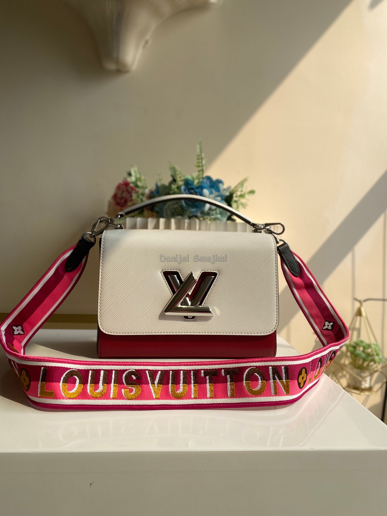 Louis Vuitton M50280 Twist MM Epi Leather 23cm