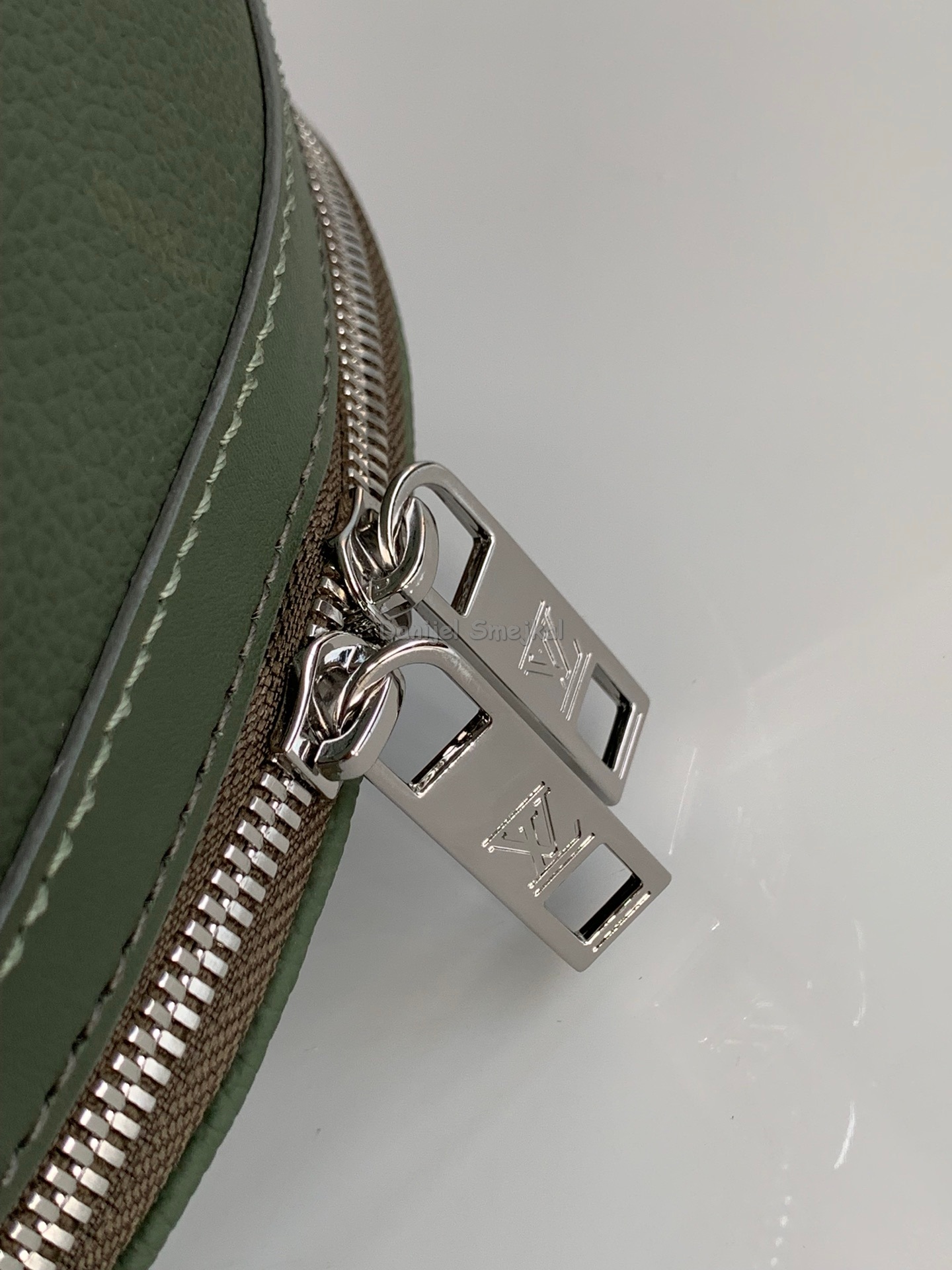 Louis Vuitton M57079 Takeoff Backpack LV Aerogram 43cm