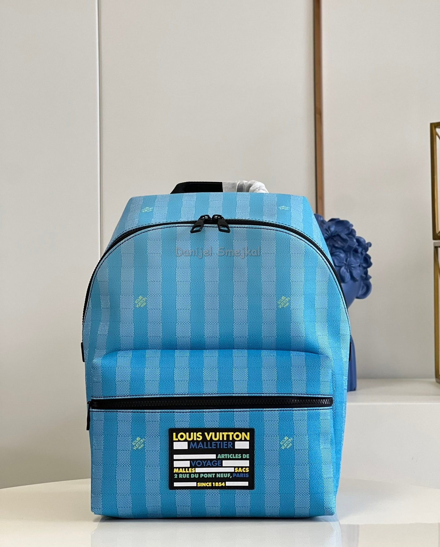 Louis Vuitton M59919 Discovery Backpack Damier Stripes Gradient Blue 37cm