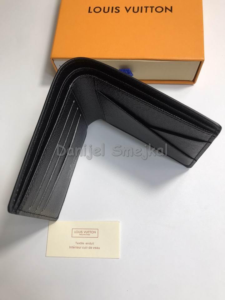 Louis Vuitton M67908 Multiple Wallet Epi LV Initials 