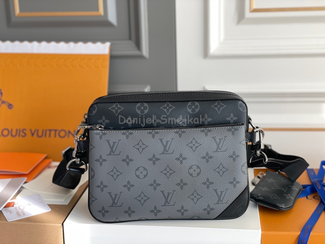 Louis Vuitton M69443 Trio Messenger Monogram Eclipse 25cm