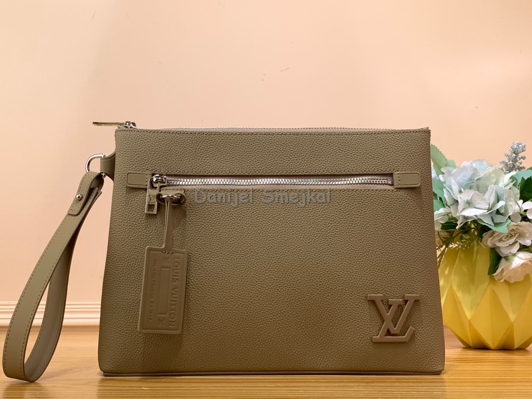 Louis Vuitton M69837 Takeoff Pouch LV Aerogram 30cm