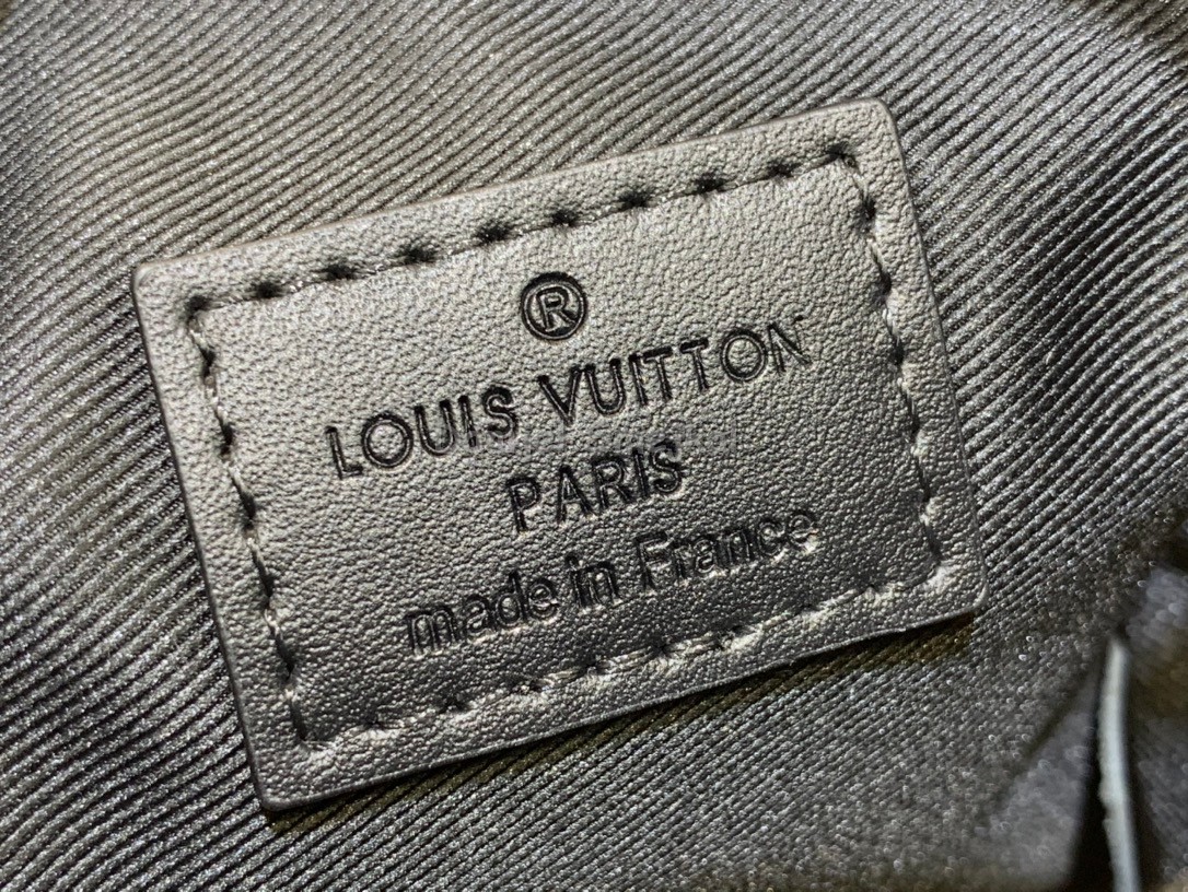 Louis Vuitton M82769 Nano Christopher Monogram Eclipse 14cm 