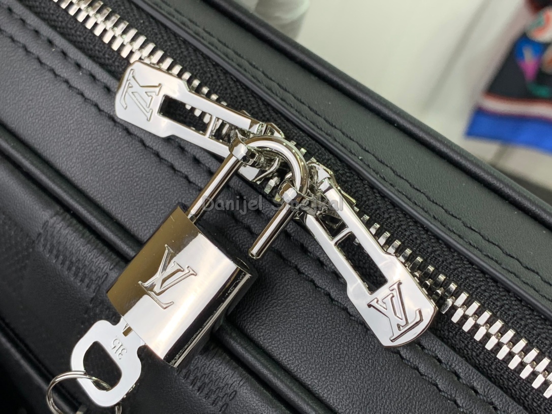 Louis Vuitton N40444 Porte-Documents Voyage PM Damier Infini Leather 36.5cm