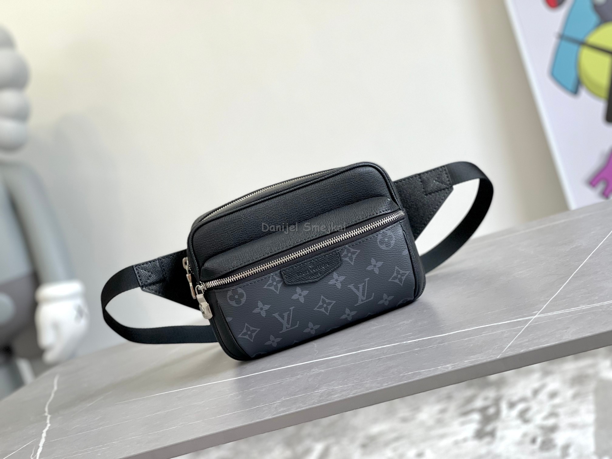 Louis Vuitton Outdoor Bumbag Monogram Eclipse Taiga Black 21cm