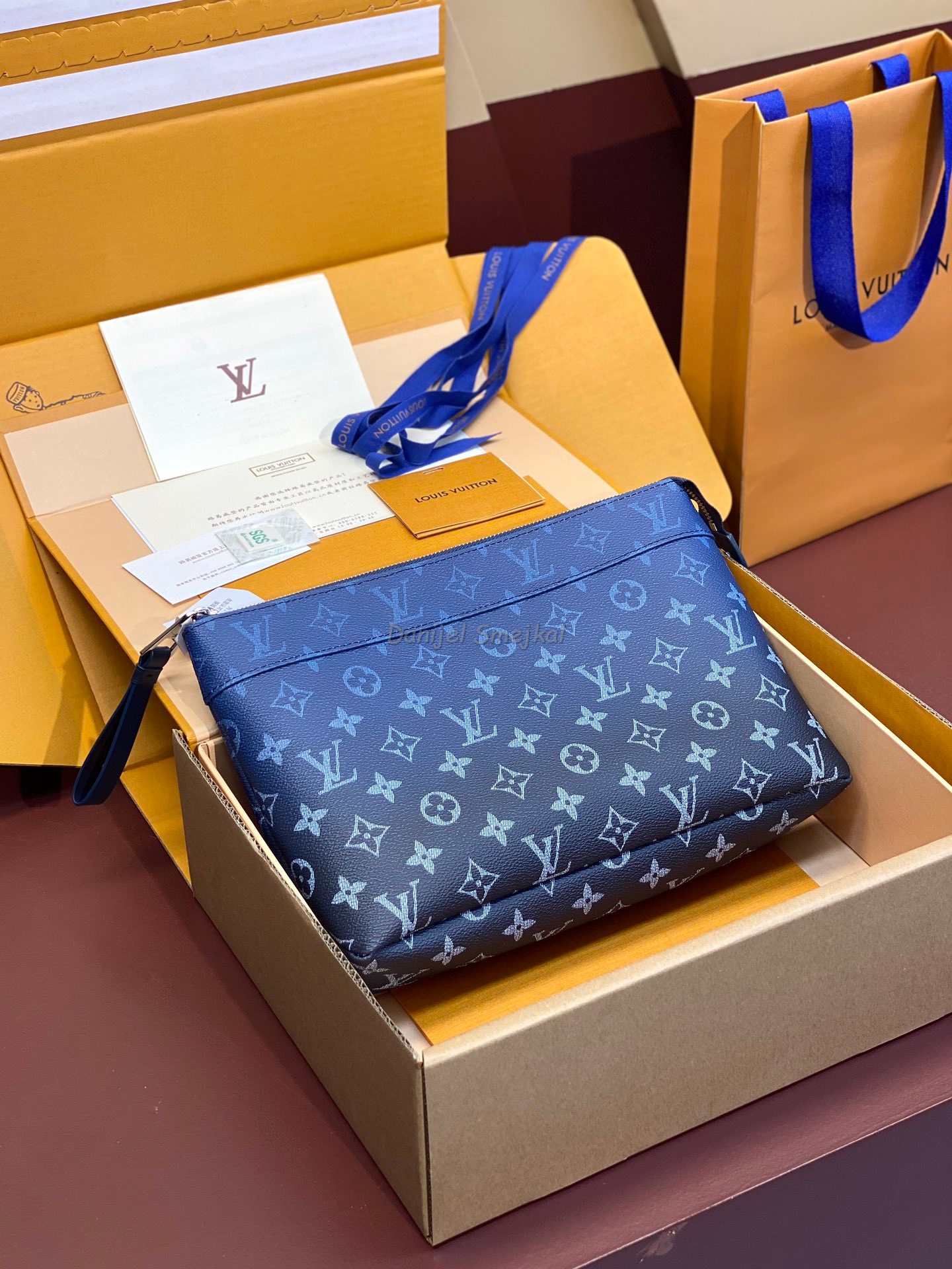 Louis Vuitton Pochette Voyage M11545 Monogram Eclipse 32cm