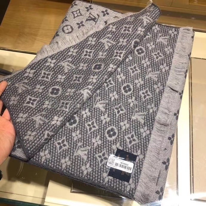 Louis Vuitton Scarf 