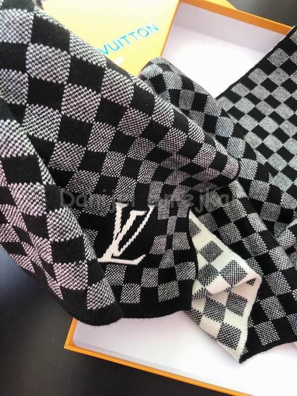 Louis Vuitton Scarf 