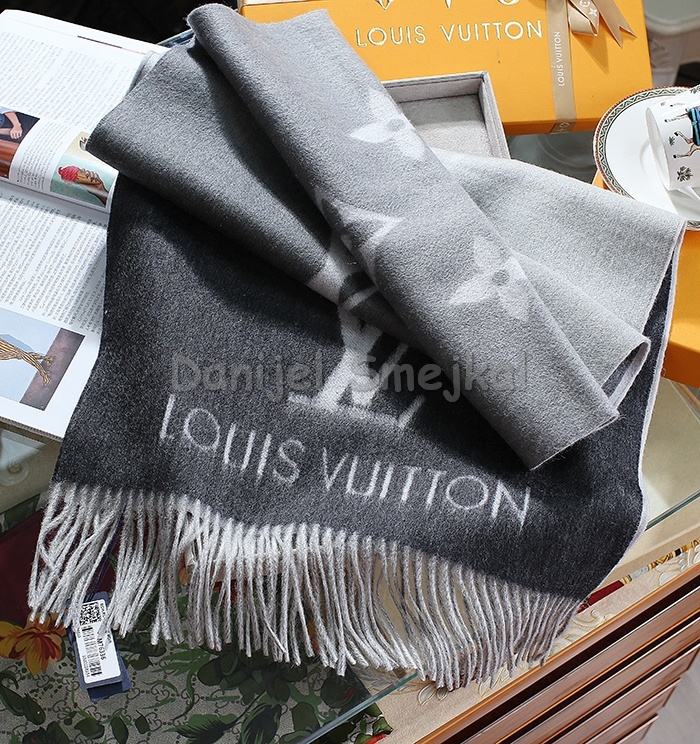 Louis Vuitton Scarf 