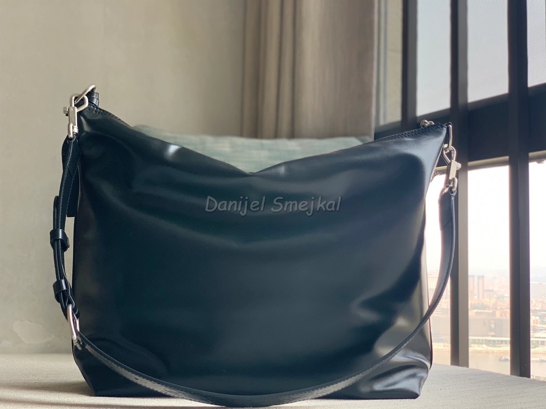 2025 Louis Vuitton Vagabond Hobo H35 Mens Bag M13986 38cm 