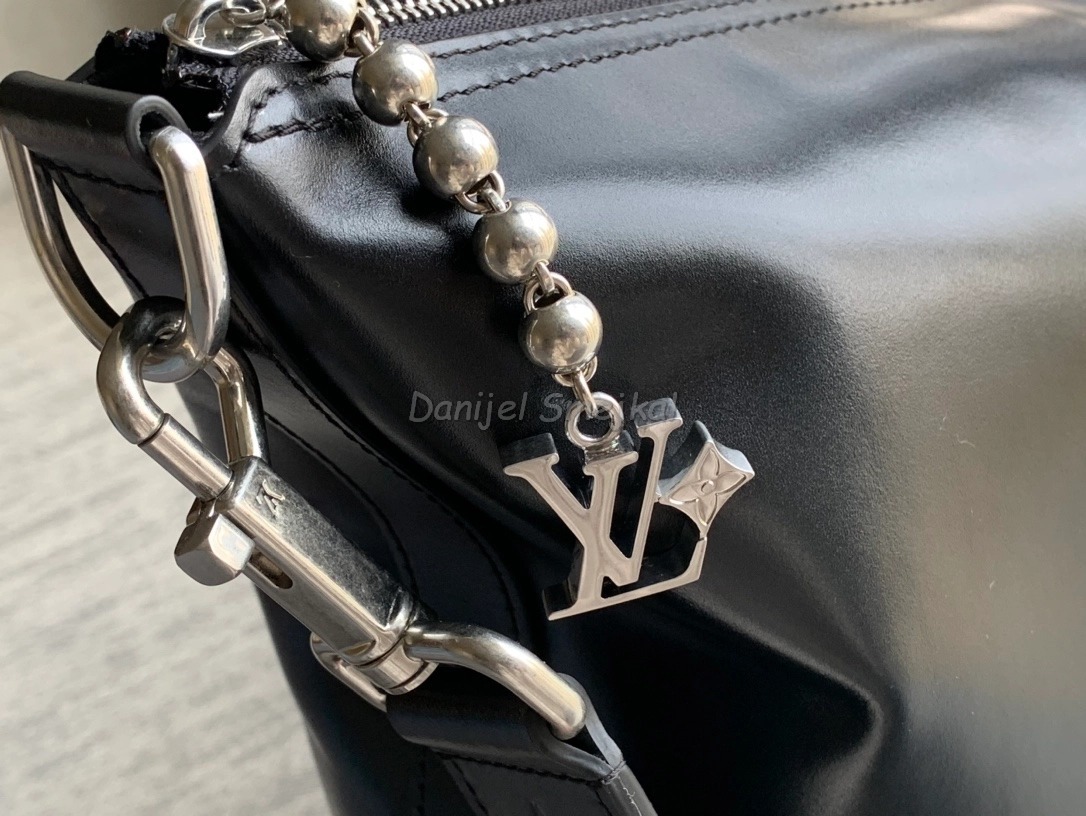 2025 Louis Vuitton Vagabond Hobo H35 Mens Bag M13986 38cm 