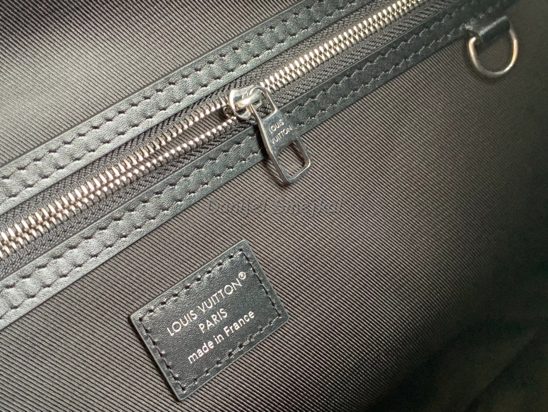2025 Louis Vuitton Vagabond Hobo H35 Mens Bag M13986 38cm 