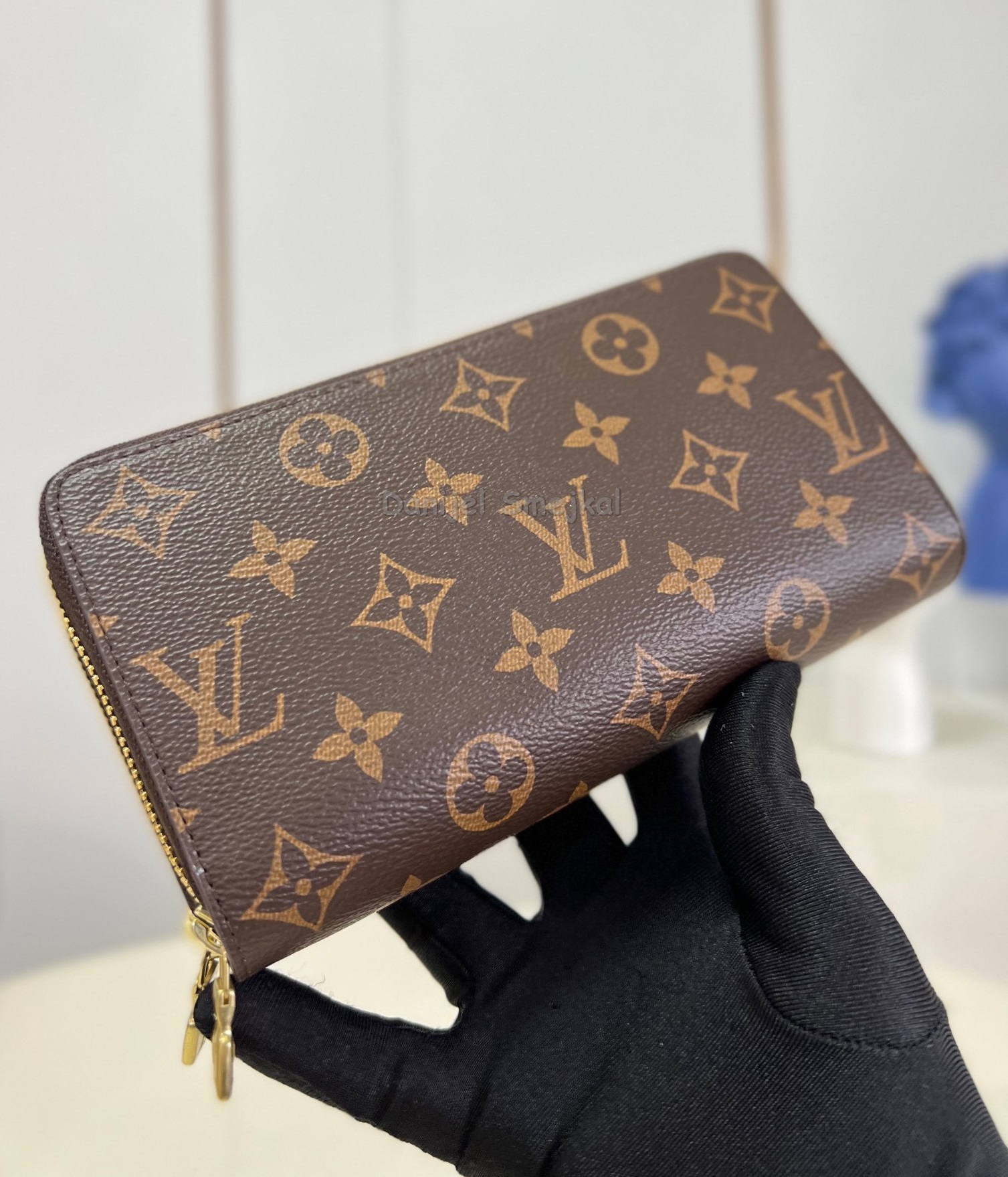 Louis Vuitton Zippy Wallet 