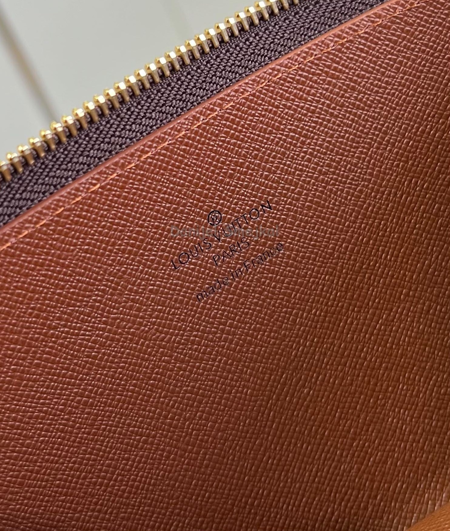 Louis Vuitton Zippy Wallet 