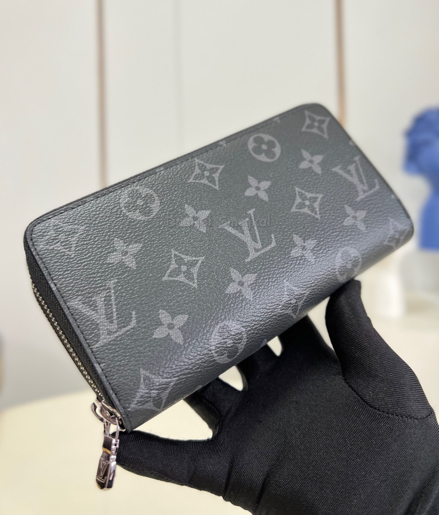 Louis Vuitton Zippy Wallet 