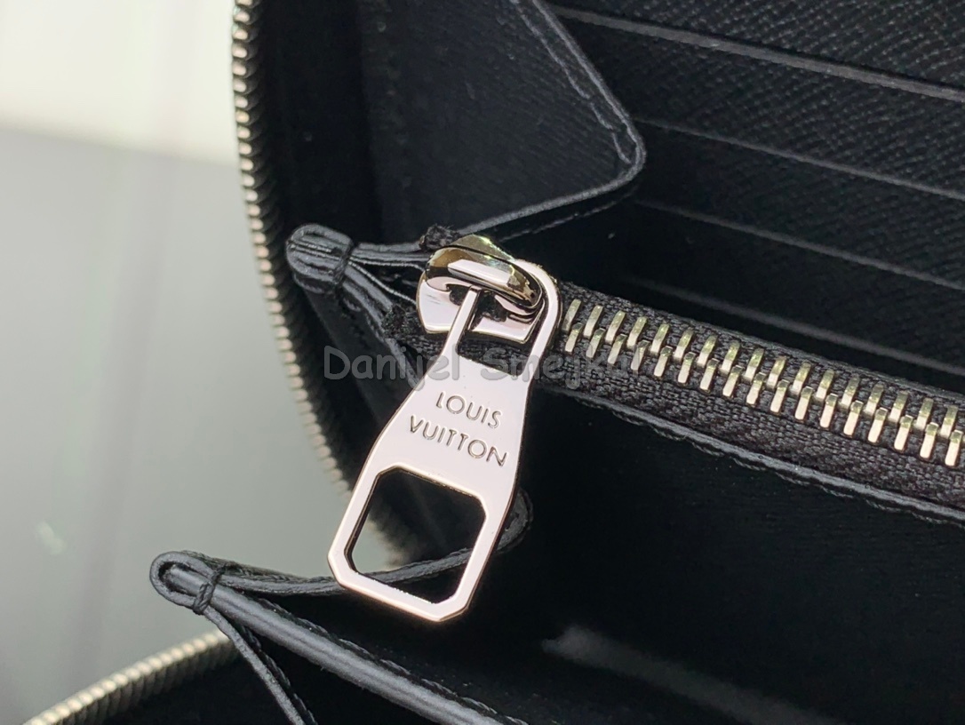 Louis Vuitton Zippy XL 