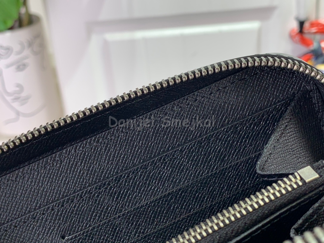 Louis Vuitton Zippy XL 
