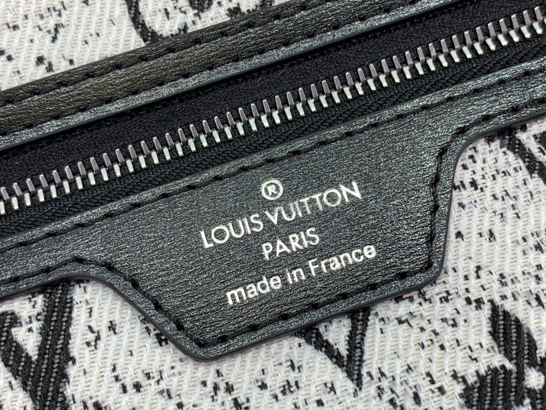 Louis Vuitton m21465 Neverfull MM Black Monogram 31cm