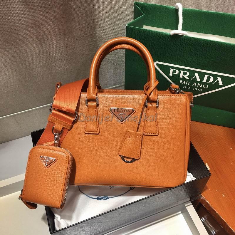 Prada Galleria Saffiano 23cm