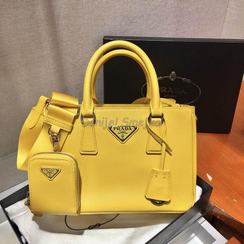 Prada Galleria Saffiano 23cm