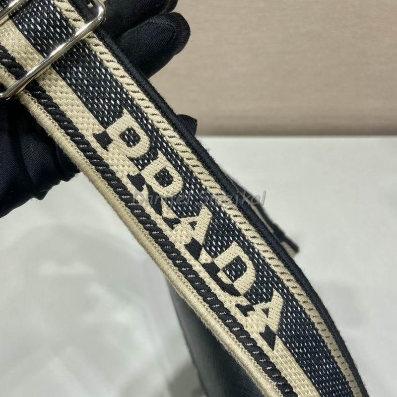 Prada Saffiano 26cm