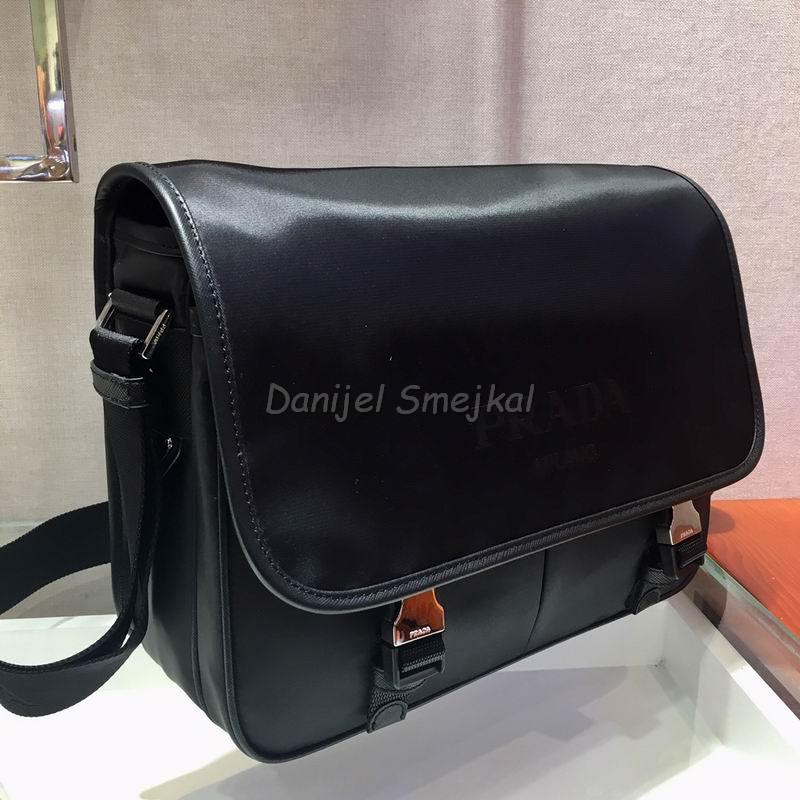 Prada Saffiano 32cm