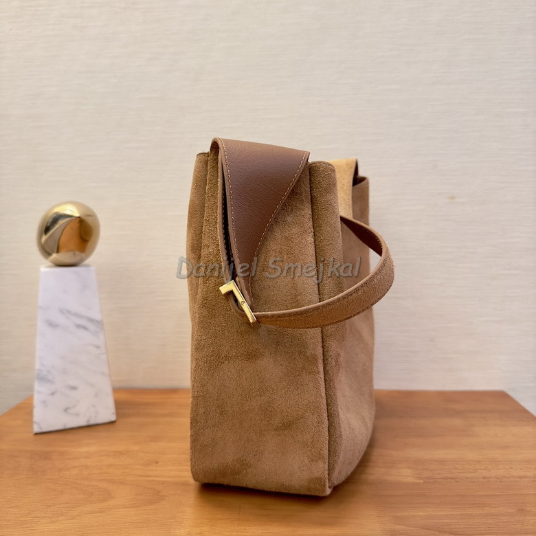 Yves Saint Laurent Bucket Bag 713938 22cm